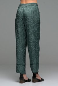 Σατέν ζακάρ παντελόνι με animal μοτίβο και πλεκτές λεπτομέρειες antique green