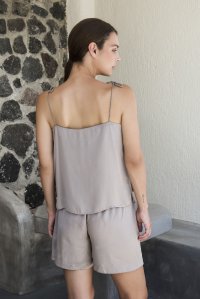 Satin camisole with handmade knitted details elephant