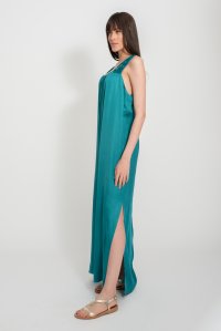 Σατέν maxi φόρεμα με χειροποίητες πλεκτές λεπτομέρειες blue grass