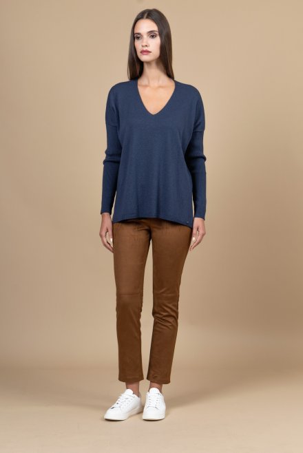 Cotton blend v-neck relaxed sweater navy