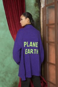 Knitted chunky cardigan "PLANET EARTH" logo violet