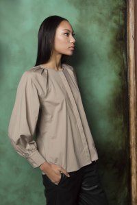 Poplin shirt with pleated sleeves taupe