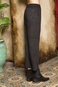 Faux suede relaxed cropped pants black