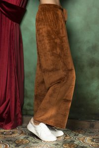 Βελούδινο φαρδύ παντελόνι με πλεκτές λεπτομέρειες tabac