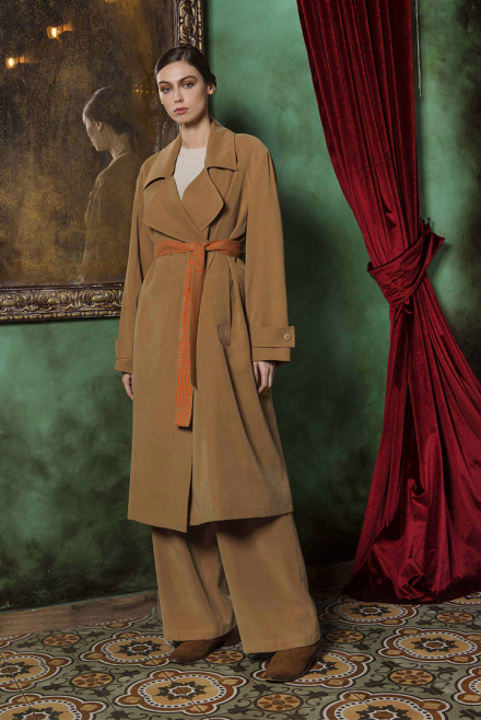 Double breasted trench coat with knitted belt camel