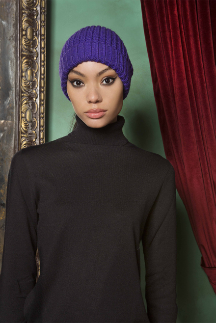 Wool blend knit cap violet