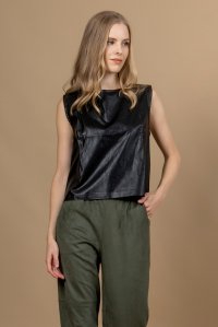 Faux leather sleeveless cropped top with knitted detalis black