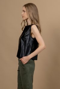 Faux leather sleeveless cropped top with knitted detalis black