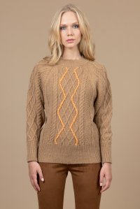 Alpaca blend cable knit sweater with handmade stiches camel
