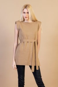 Woolblend padded sleevless top with side slits camel