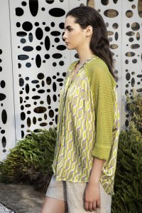 Satin printed oversized shirt with knitted details bright green - violet - ivory