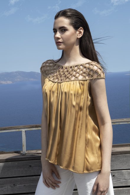 Satin top with handmade knitted details gold