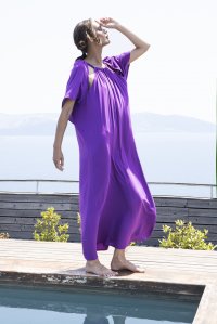 Κρέπ φόρεμα με ανοίγματα και πλεκτές λεπτομέρειες hyacinth  violet