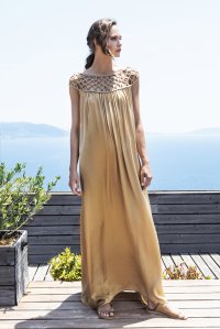 Σατέν φόρεμα με χειροποίητες πλεκτές λεπτομέρειες gold