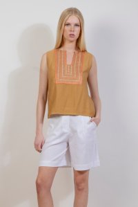 Sleevless top with knitted details summer camel