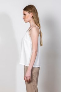 Μπλούζα με πλεκτές τιράντεs από τένσελ white