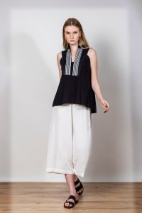 Crepe marocaine sleeveless top with knitted details black