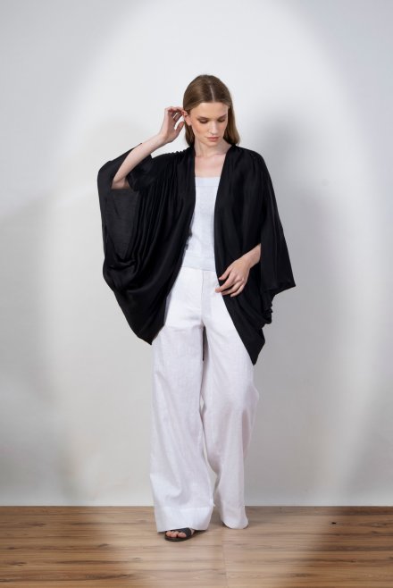 Satin drapped kimono with knitted details black