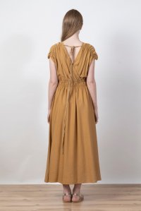 Σατέν μίντι φόρεμα με πλεκτές χειροποίητες λεπτομέρειες gold