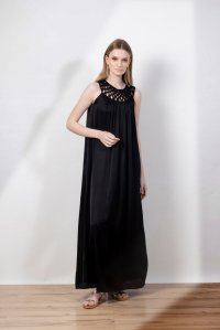 Σατέν φόρεμα με χειροποίητες πλεκτές λεπτομέρειες black