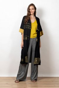 Emproidered jaquard geometrical pattern kimono with knitted details black-gold