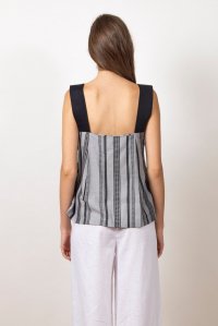 Stripped top with knitted details grey-black