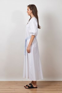 Φόρεμα από ποπλίνα με φουσκωτά μανίκια και πλεκτή ζώνη white