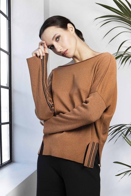 Cotton blend open back sweater amber brown-black