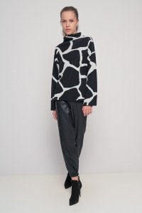 Cotton blend giraffe jaquard sweater black-ivory