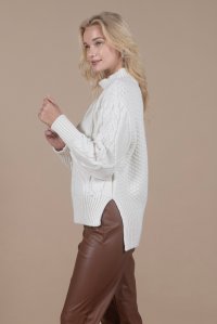 Chunky knit cable knit sweater ivory
