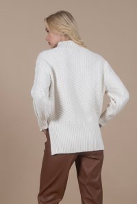 Chunky knit cable knit sweater ivory