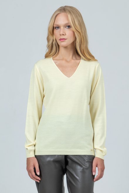 Wool blend v-neck sweater yellow