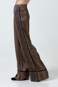 Σατέν εμπριμέ φαρδύ παντελόνι με πλεκτές λεπτομέρειες brown-black