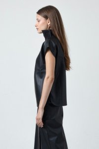 Faux leather zipped gillete black