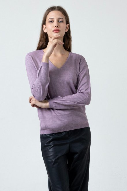 Wool blend v-neck sweater violet