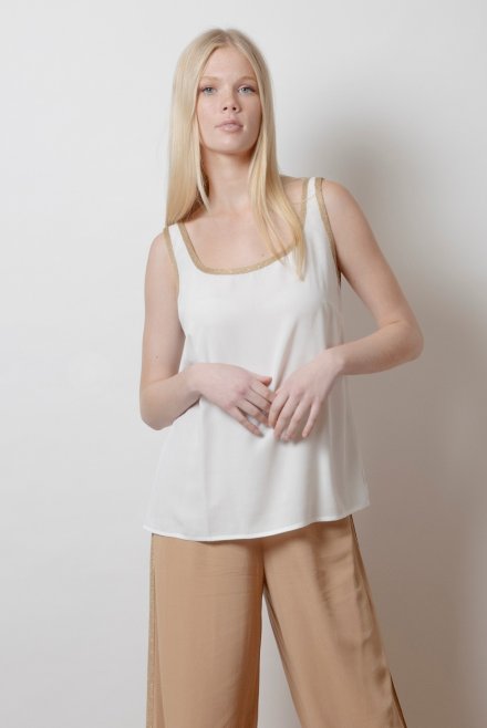 Crepe marocaine basic top with knitted details ivory
