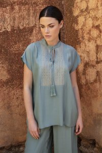Crepe marocaine short sleeved blouse with knitted details teal