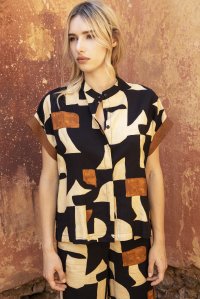 Linen blend printed short sleevled shirt with knitted details black-rust