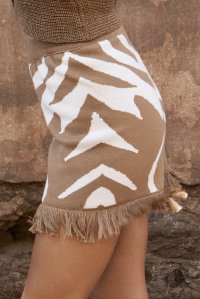 Cotton blend jacquard shorts warm sand -ivory