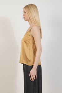 Satin basic top with knitted details gold