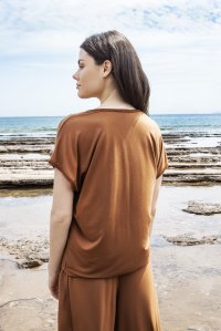 Jersey cap-sleeve v-neck top with knitted details terracotta