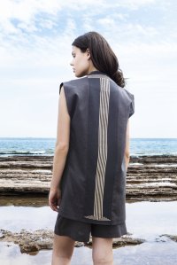 Linen sleevless gilet with knitted details black
