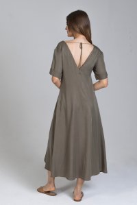 Τένσελ μίντι φόρεμα με v-λαιμό και πλεκτές λεπτομέριες khaki