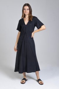 Τένσελ μίντι φόρεμα με v-λαιμό και πλεκτές λεπτομέριες black