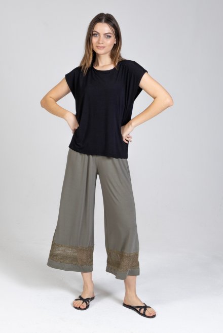 Jersey κοντό παντελόνι με πλεκτές λεπτομέρειες khaki