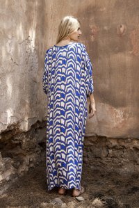 Satin printed tunic dress with knitted details blue-ivory-gold