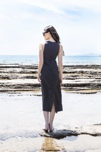 Eλαστικό μίντι φόρεμα με πλεκτές λεπτομέρειες black