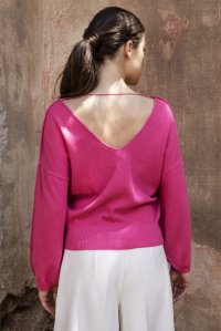 Cotton blend v-neck and v-back blouse fuchsia