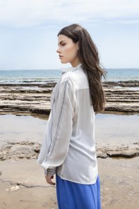 Crepe marocaine blouse with knitted details ivory