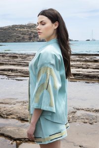Embroidered jaquard short kimono with knitted details teal-gold-black